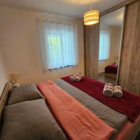 Lägenhet Aleksandra U Strogom Centru Grada