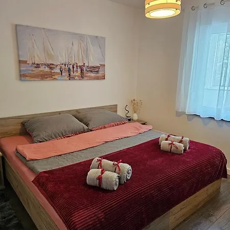 Aleksandra U Strogom Centru Grada *