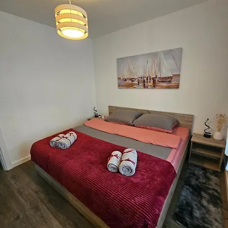 Aleksandra U Strogom Centru Grada Lägenhet *