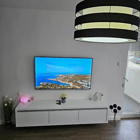 Aleksandra U Strogom Centru Grada Lägenhet *