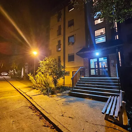 Aleksandra U Strogom Centru Grada * Backa Topola