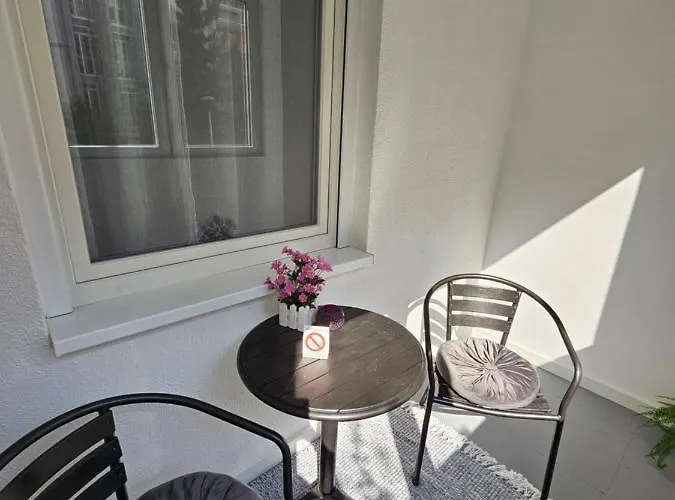 Aleksandra U Strogom Centru Grada