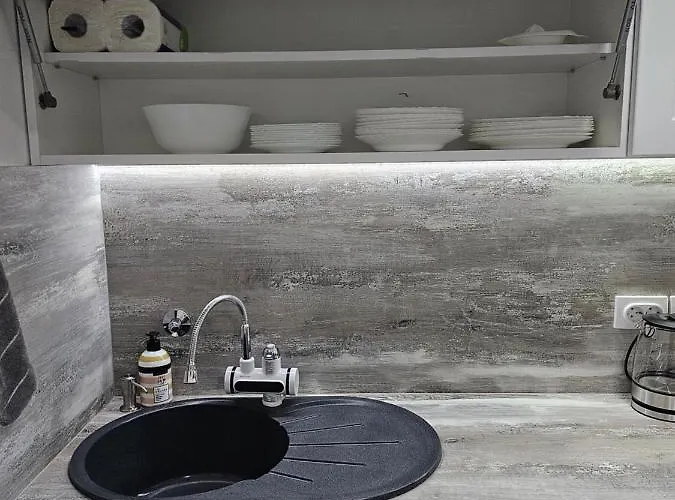 Aleksandra U Strogom Centru Grada