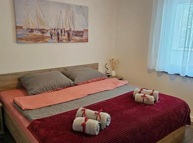 Aleksandra U Strogom Centru Grada *