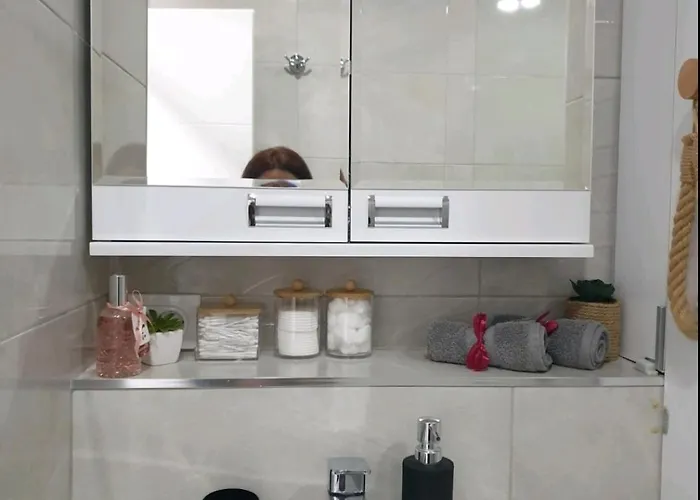 Aleksandra U Strogom Centru Grada * Backa Topola