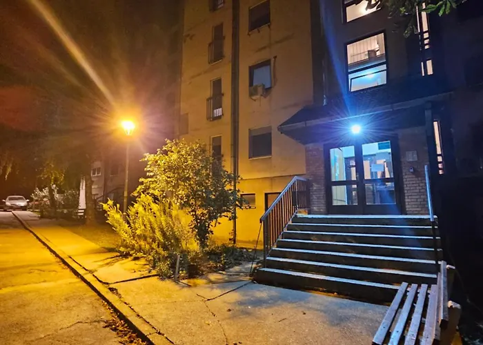 Aleksandra U Strogom Centru Grada * Backa Topola